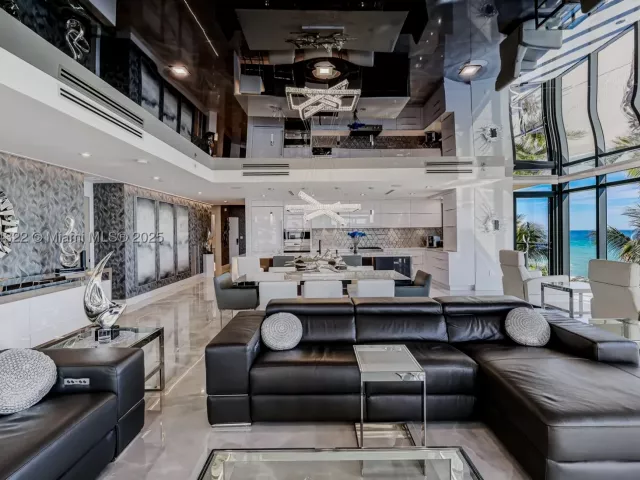 3-bedroom condo for sale in Hollywood - 2205 S Surf Rd 4A - MondialRealty