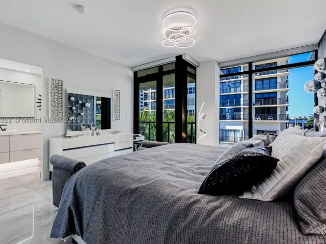 3-bedroom condo for sale in Hollywood - 2205 S Surf Rd 4A - MondialRealty