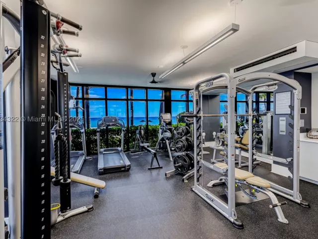 3-bedroom condo for sale in Hollywood - 2205 S Surf Rd 4A - MondialRealty