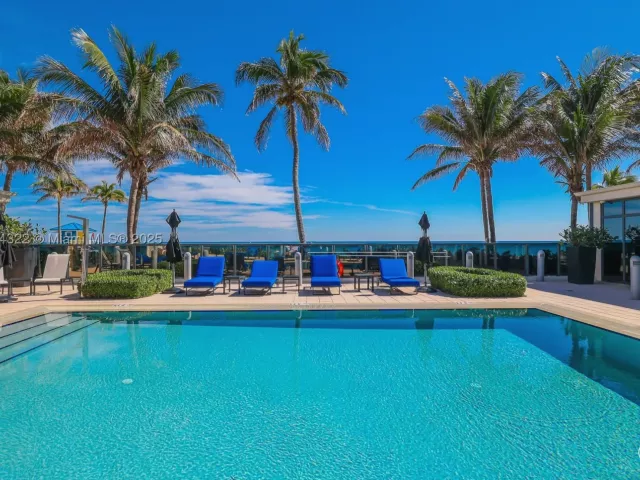 3-bedroom condo for sale in Hollywood - 2205 S Surf Rd 4A - MondialRealty