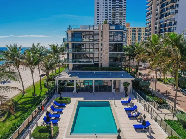 3-bedroom condo for sale in Hollywood - 2205 S Surf Rd 4A - MondialRealty