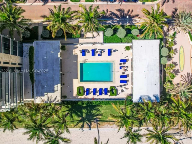 3-bedroom condo for sale in Hollywood - 2205 S Surf Rd 4A - MondialRealty
