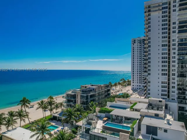 3-bedroom condo for sale in Hollywood - 2205 S Surf Rd 4A - MondialRealty