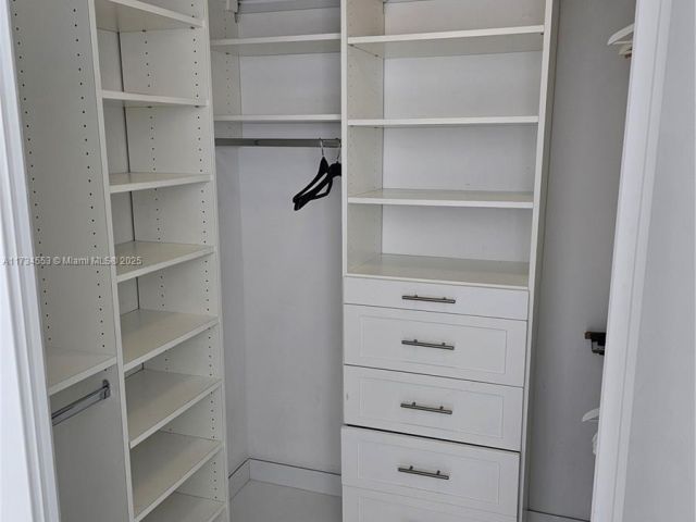 Apartment for sale  Unit #1-1001 - photo 5657452