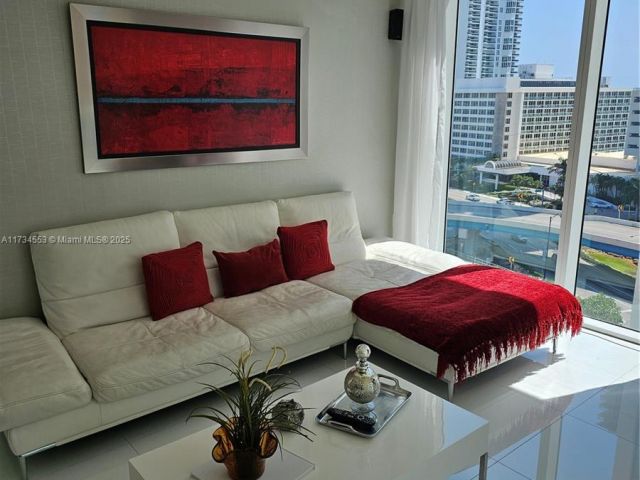 Apartment for sale  Unit #1-1001 - photo 5657457