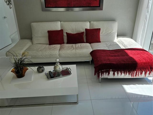 Apartment for sale  Unit #1-1001 - photo 5657458