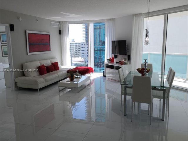 Apartment for sale  Unit #1-1001 - photo 5657461