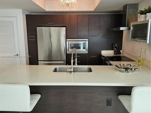 Apartment for sale  Unit #1-1001 - photo 5657468