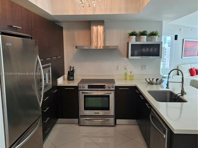 Apartment for sale  Unit #1-1001 - photo 5657469