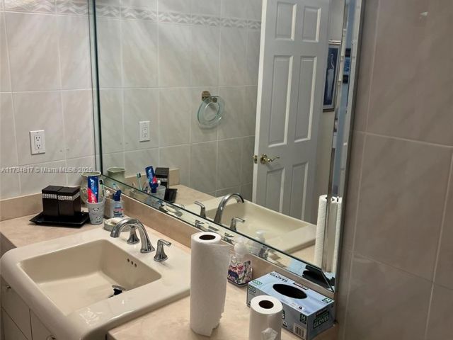 Apartment for sale  Unit #17J - photo 5577938