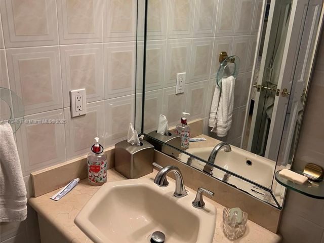 Apartment for sale  Unit #17J - photo 5577949