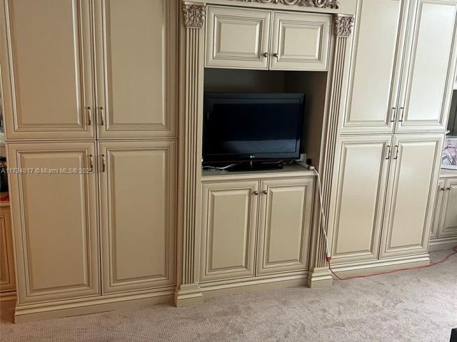 Apartment for sale  Unit #17J - photo 5577954