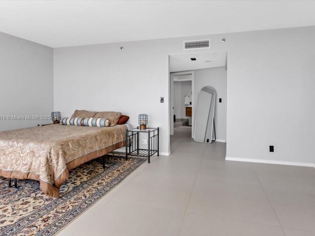 Apartment for sale  Unit #2003 - photo 6435312