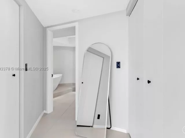 3-bedroom condo for sale in Aventura - 1000 Island Blvd 2003 - MondialRealty