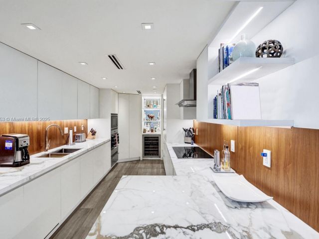 Apartment for sale  Unit #D706 - photo 5675140