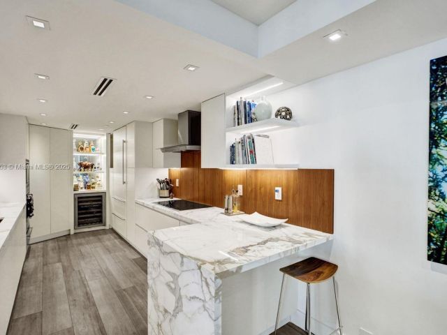 Apartment for sale  Unit #D706 - photo 5675141