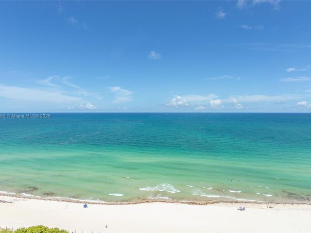 condo for rent in Miami Beach - 5445 Collins Ave 1623 - MondialRealty