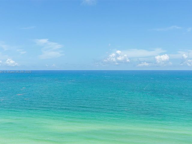 condo for rent in Miami Beach - 5445 Collins Ave 1623 - MondialRealty