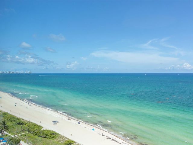 condo for rent in Miami Beach - 5445 Collins Ave 1623 - MondialRealty