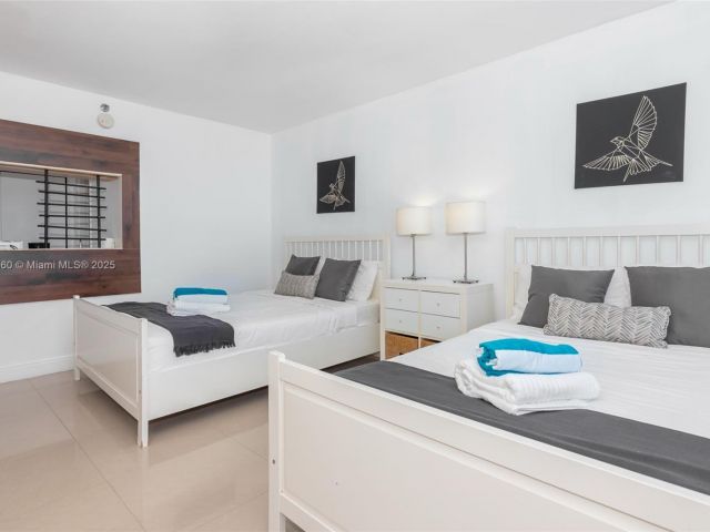 condo for rent in Miami Beach - 5445 Collins Ave 1623 - MondialRealty