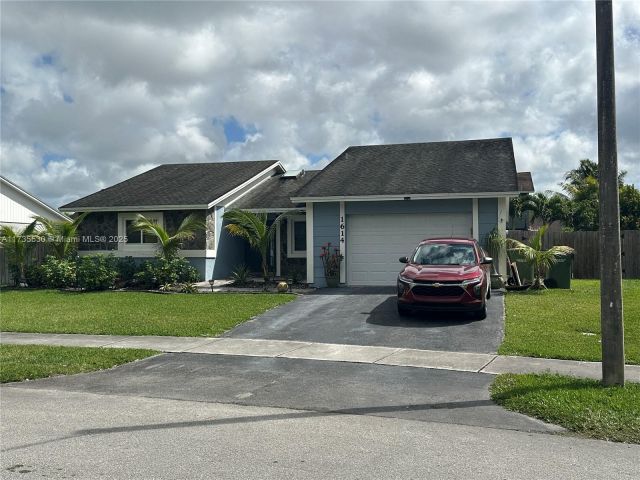 Home for sale at 1614 N Goldeneye Ln - photo 5597543