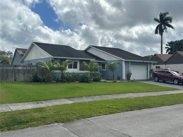 Home for sale at 1614 N Goldeneye Ln - photo 5597544