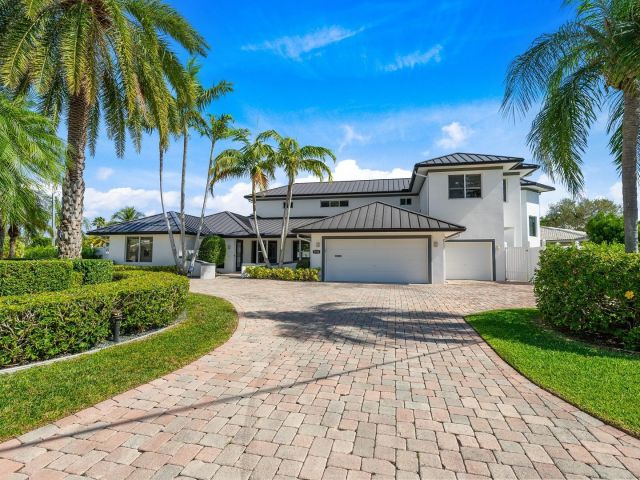 Home for sale at 5500 NE 31st Avenue - photo 5802474