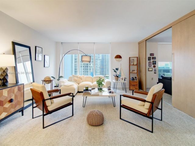 Apartment for sale  Unit #817 - photo 5583535