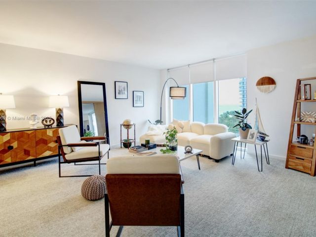 Apartment for sale  Unit #817 - photo 5583536