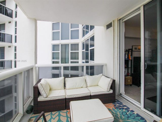 Apartment for sale  Unit #817 - photo 5583538