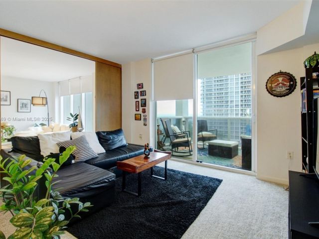 Apartment for sale  Unit #817 - photo 5583541