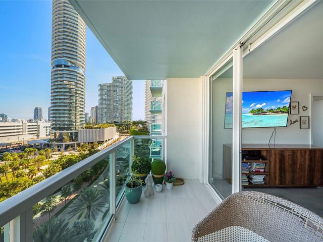 Apartment for sale  Unit #1004 - photo 6243752