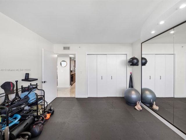 Apartment for sale  Unit #1004 - photo 6243755