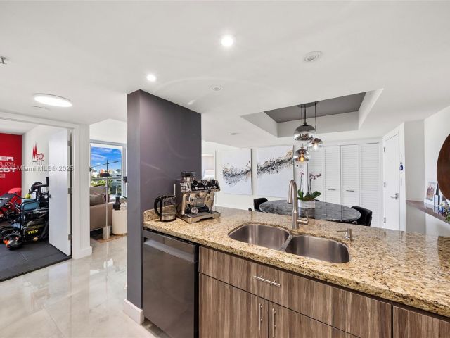 Apartment for sale  Unit #1004 - photo 6243761