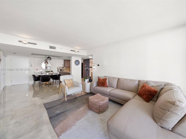 Apartment for sale  Unit #1004 - photo 6243766