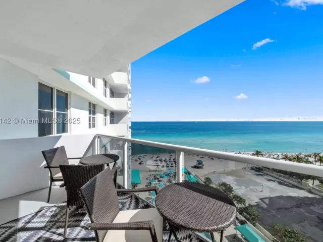 2-bedroom condo for rent in Hollywood - 3725 S Ocean Dr 1110 - MondialRealty