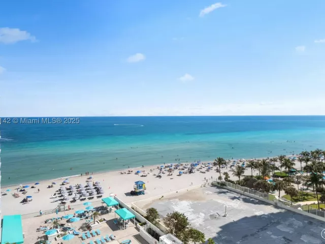 2-bedroom condo for rent in Hollywood - 3725 S Ocean Dr 1110 - MondialRealty