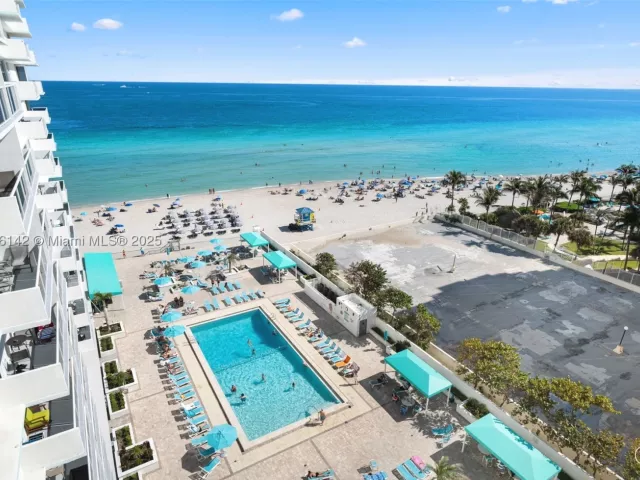 2-bedroom condo for rent in Hollywood - 3725 S Ocean Dr 1110 - MondialRealty