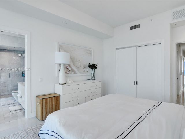 Apartment for sale  Unit #4304 - photo 6268127