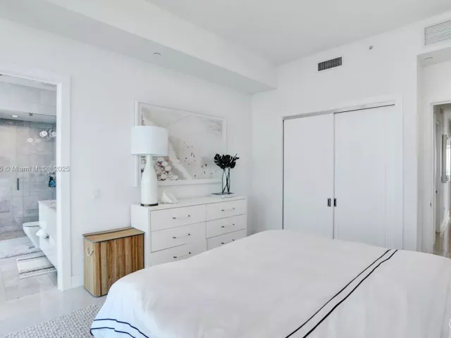 Apartment for sale  Unit #4304 - photo 6268127