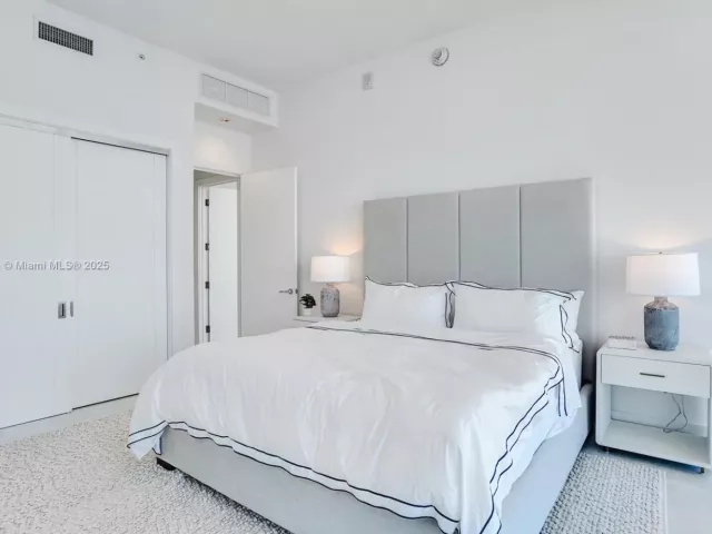 Apartment for sale  Unit #4304 - photo 6268128