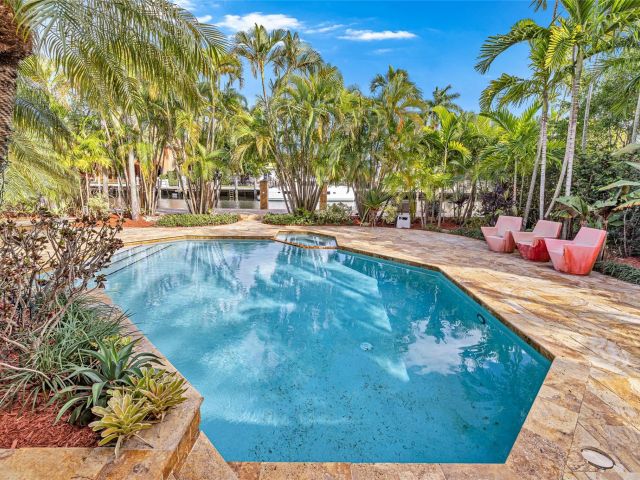 Home for sale at 18 Nurmi Dr - photo 5893133