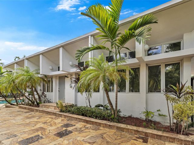 Home for sale at 18 Nurmi Dr - photo 5893140