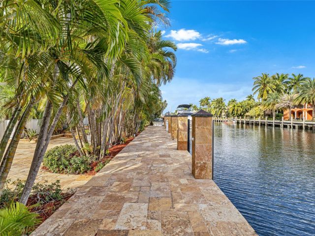 Home for sale at 18 Nurmi Dr - photo 5893142