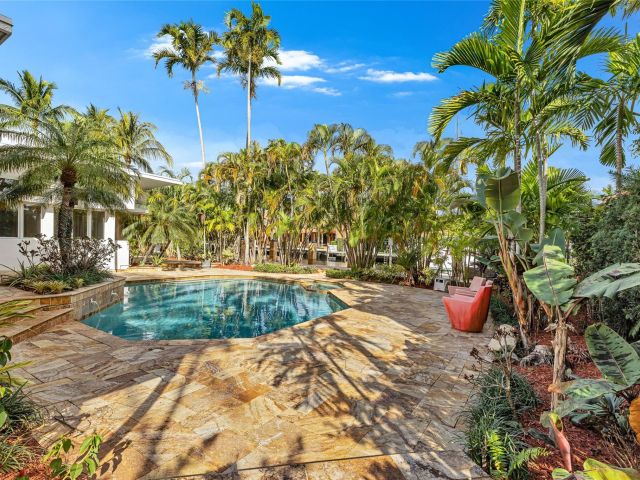 Home for sale at 18 Nurmi Dr - photo 5893144