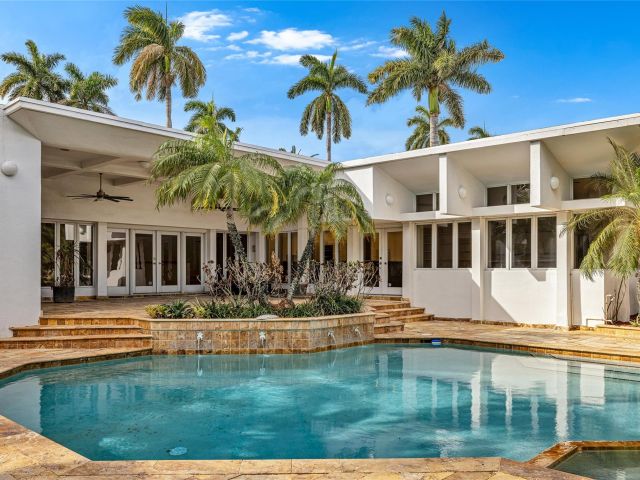 Home for sale at 18 Nurmi Dr - photo 5893148