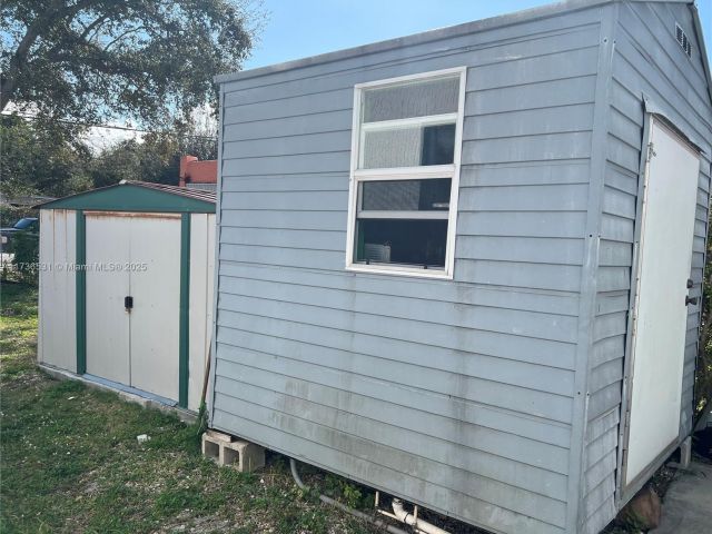 Home for sale at 6730 NE MIAMI PL - photo 6006856