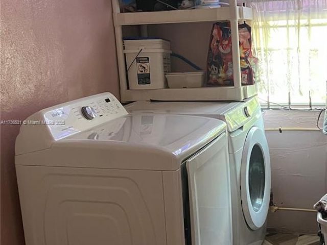 Home for sale at 6730 NE MIAMI PL - photo 6006858