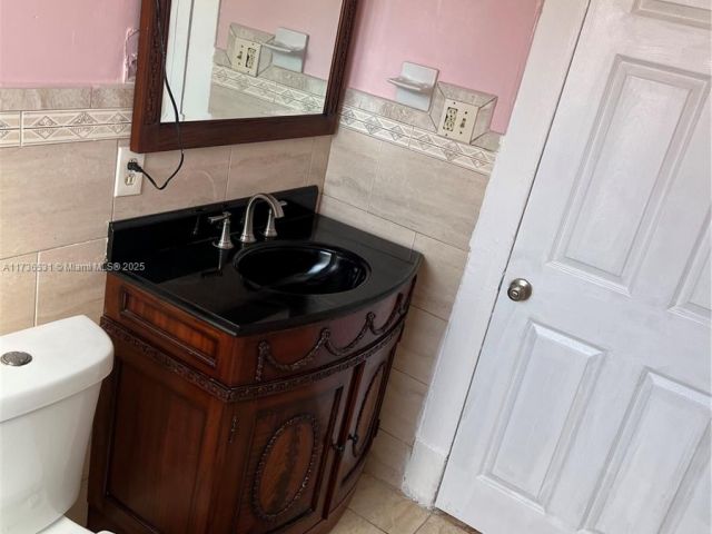 Home for sale at 6730 NE MIAMI PL - photo 6006861