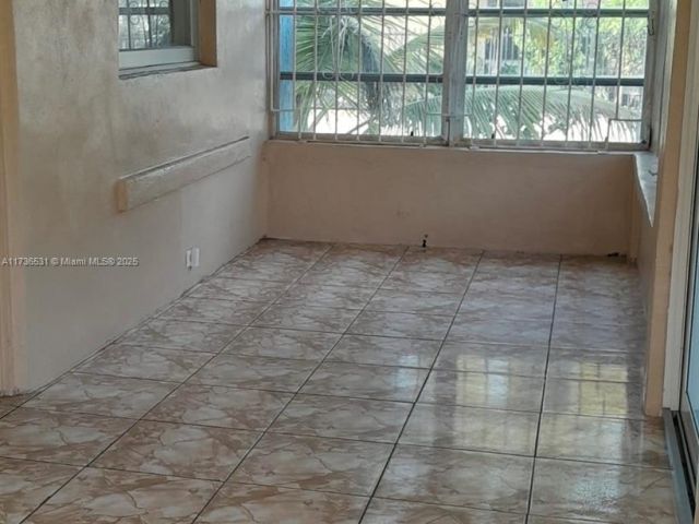 Home for sale at 6730 NE MIAMI PL - photo 6006867